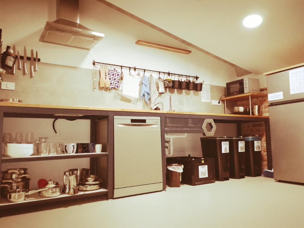 Garage Hostel Nova Gorica Luaran gambar