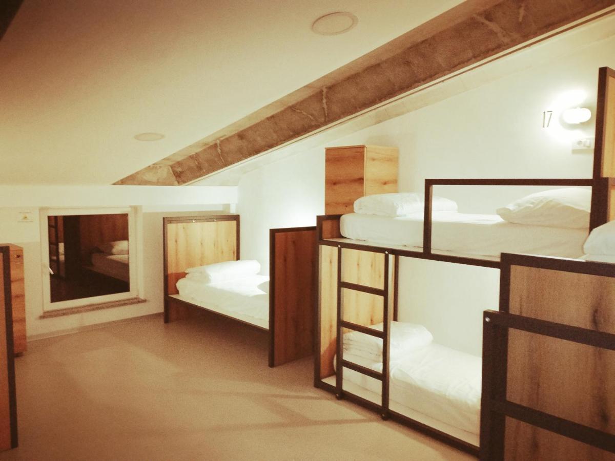 Garage Hostel Nova Gorica Luaran gambar