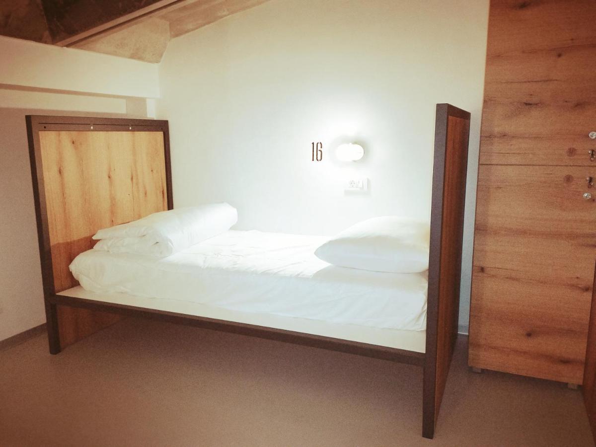 Garage Hostel Nova Gorica Luaran gambar